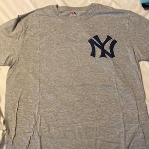 Majestic Large Grey Mickey Mantle Men’s Shirt